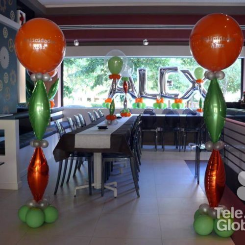 Columna de globos foil para cumpleaños adulto
