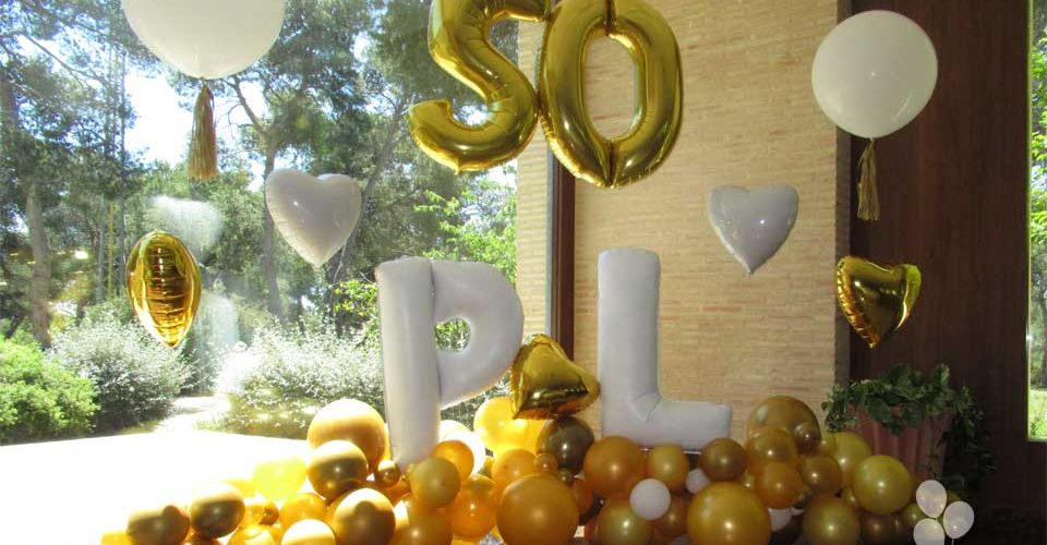 Decoracion de globos personalizada aniversario de boda